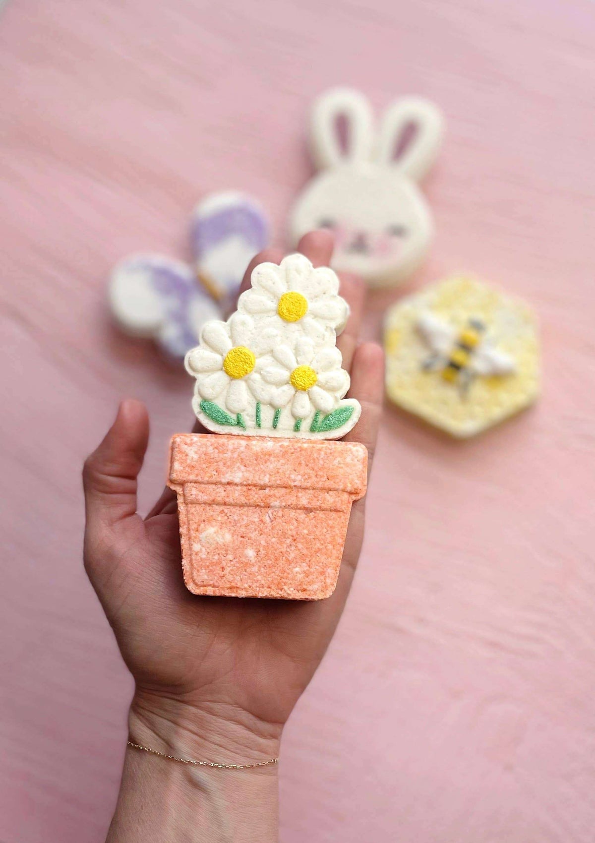 Pot of Daisies Bath Bomb - Caitly
